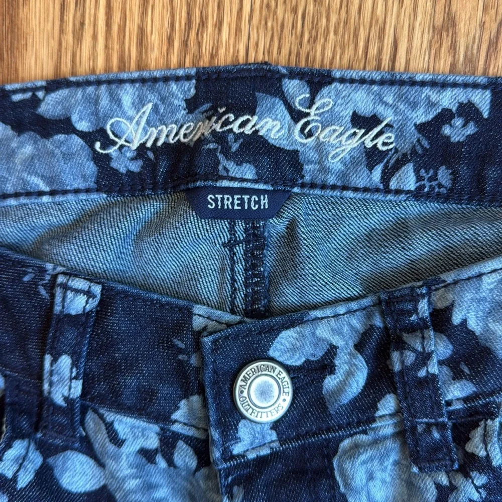 American Eagle stretch floral jeans - Picture 2 of 4